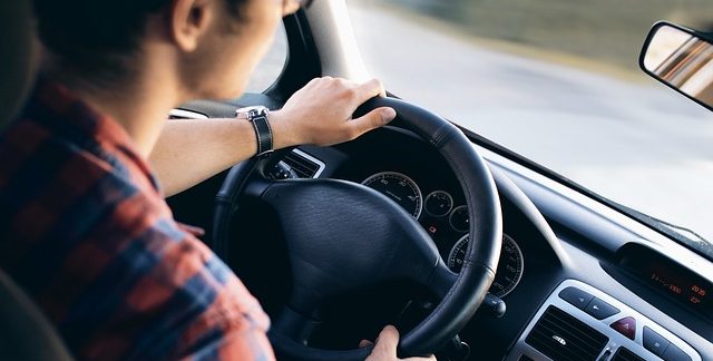 Zählt die Fahrtzeit zur Arbeitszeit? Regelungen und Vergütung